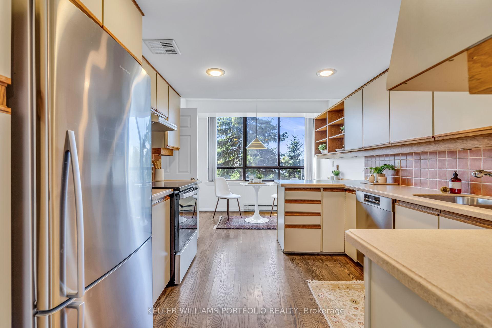 Photo 15 of Unit 708, 2900 Yonge Street, Toronto, Lawrence Park South — HOMEH