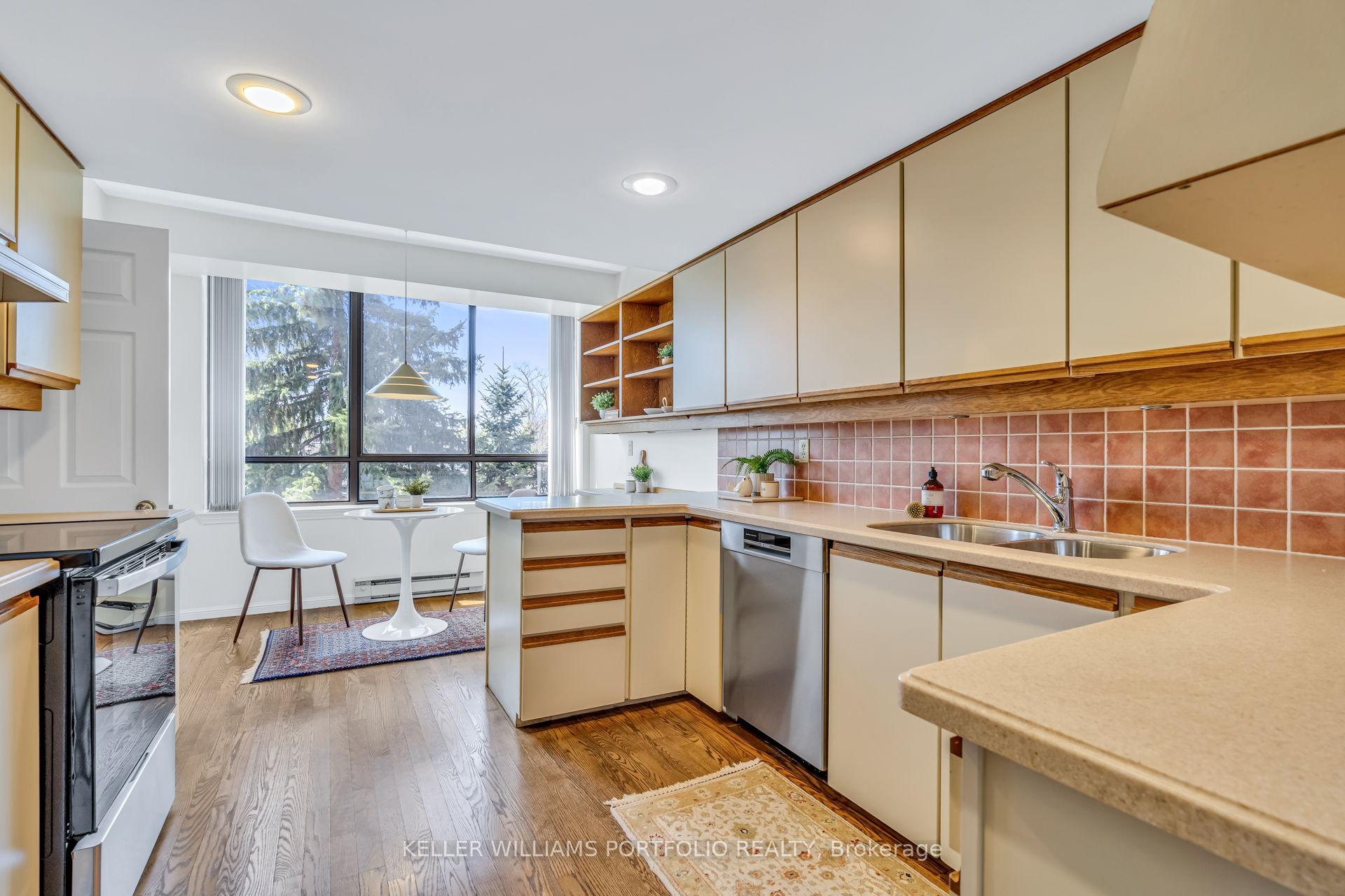Photo 16 of Unit 708, 2900 Yonge Street, Toronto, Lawrence Park South — HOMEH