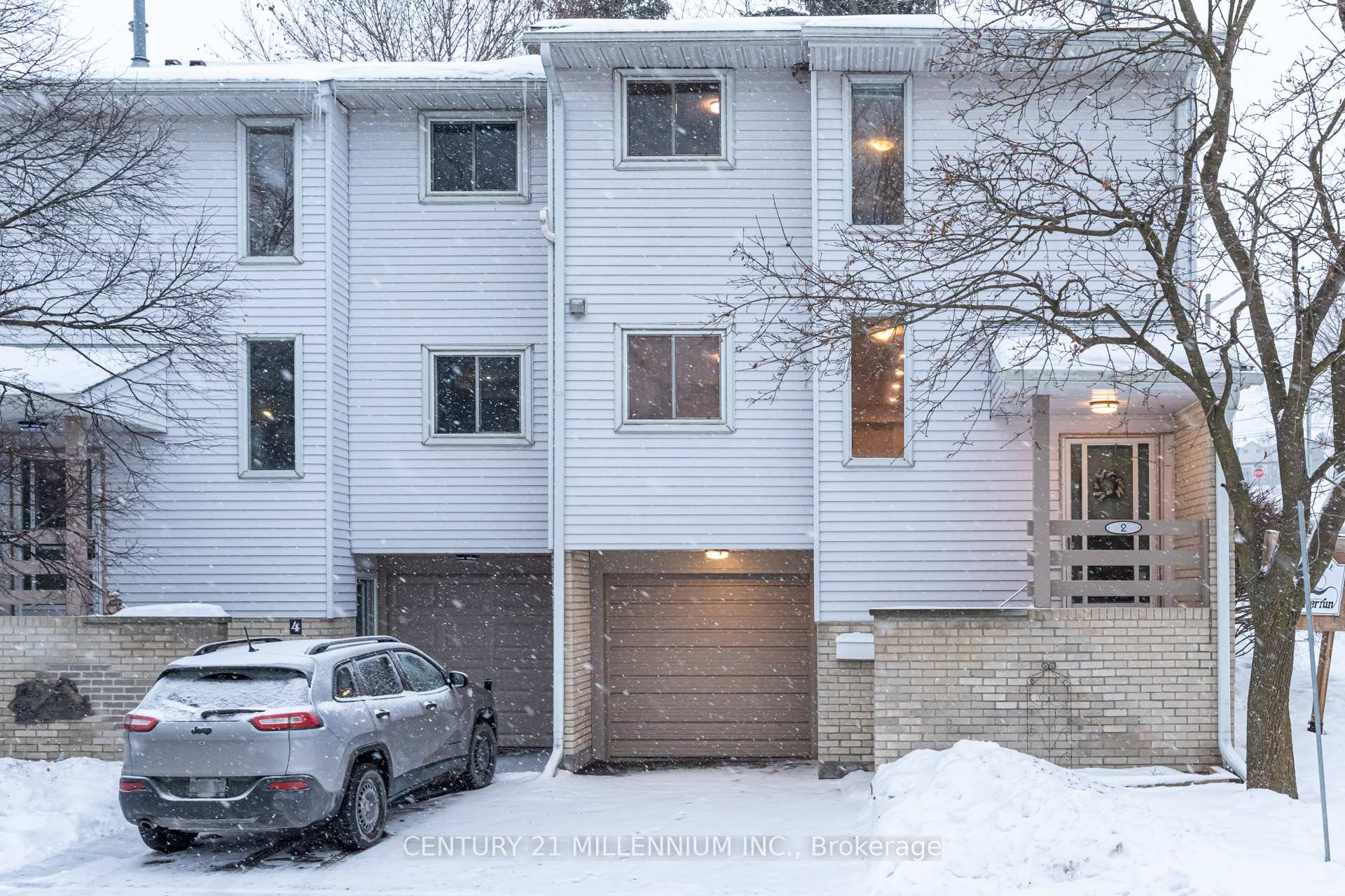 Photo 1 of Unit 37, 2 Lynden Circle, Halton Hills, Georgetown — HOMEH