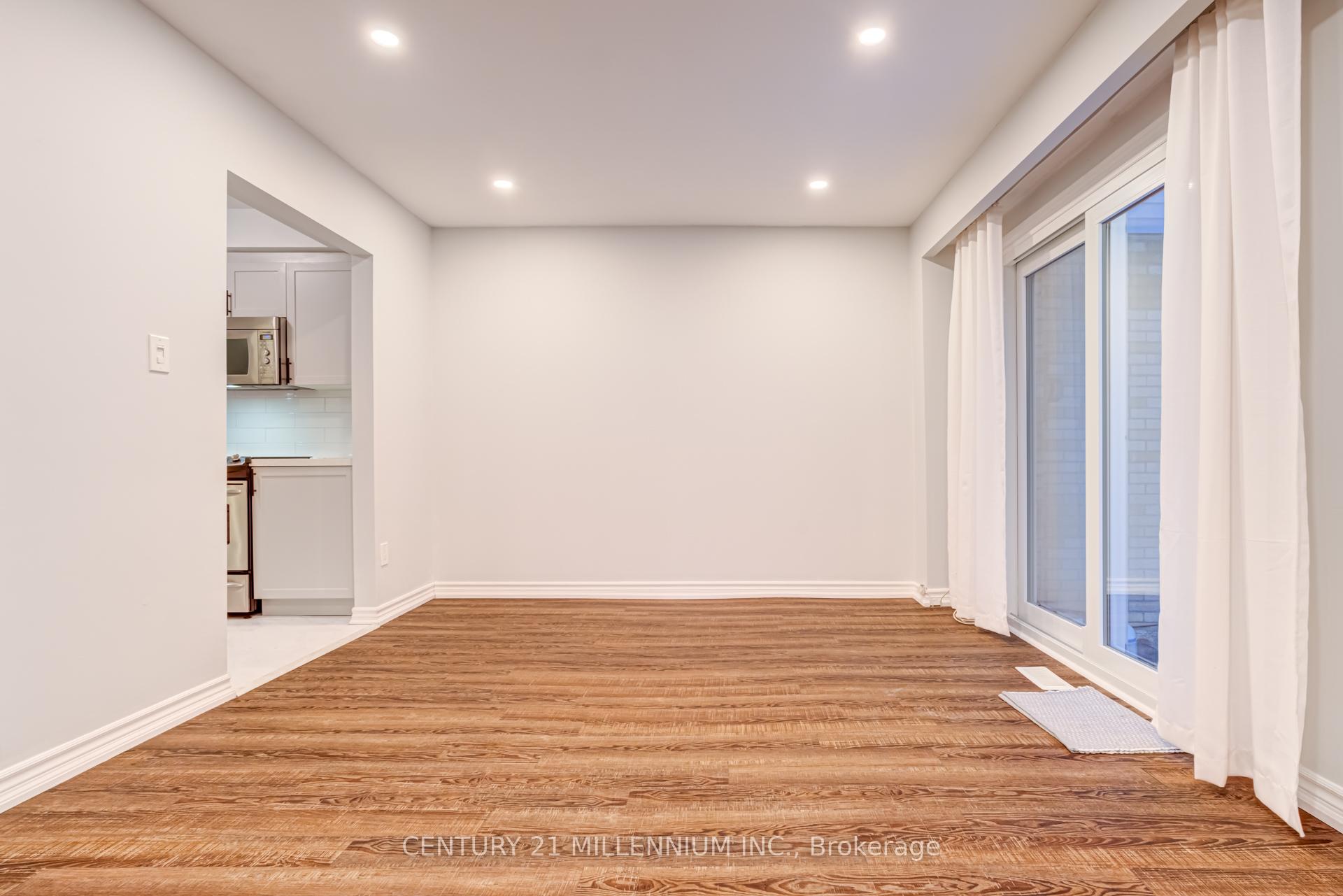 Photo 8 of Unit 37, 2 Lynden Circle, Halton Hills, Georgetown — HOMEH