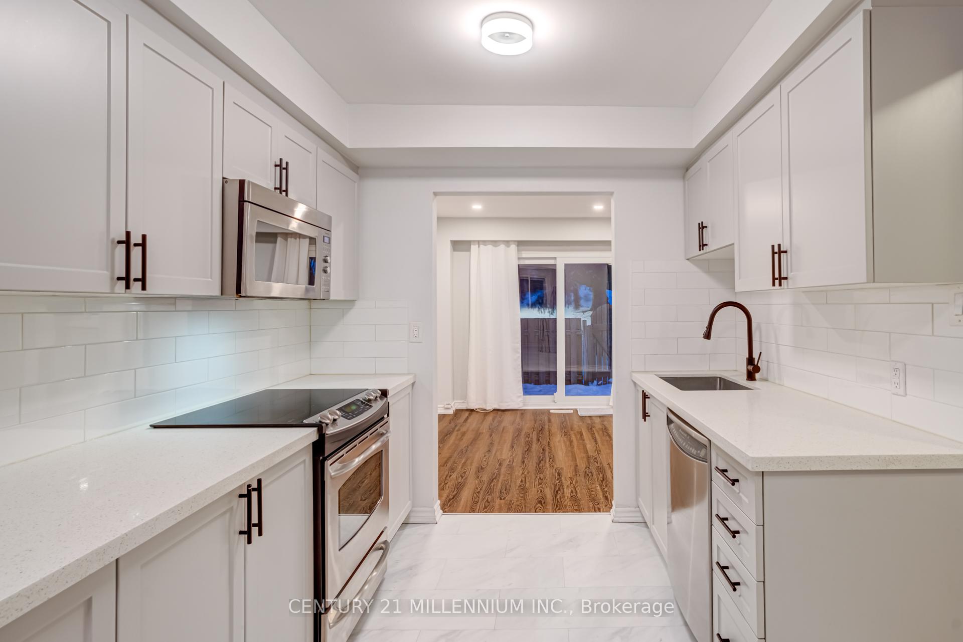 Photo 11 of Unit 37, 2 Lynden Circle, Halton Hills, Georgetown — HOMEH