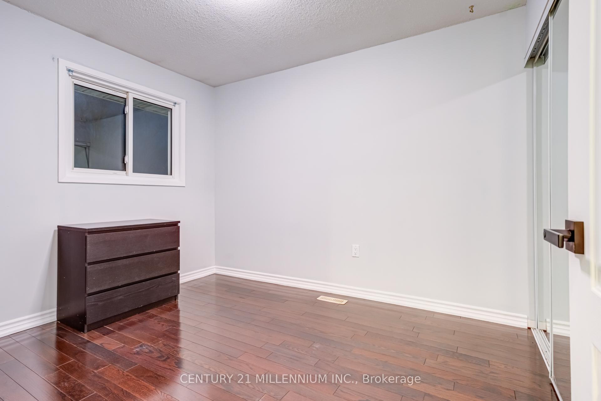 Photo 19 of Unit 37, 2 Lynden Circle, Halton Hills, Georgetown — HOMEH
