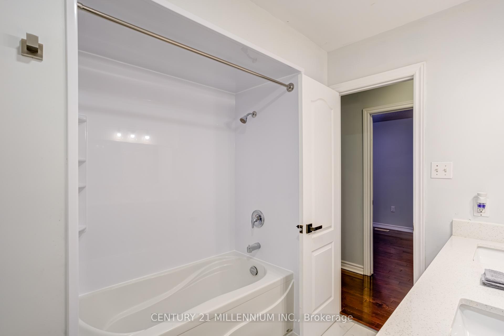 Photo 22 of Unit 37, 2 Lynden Circle, Halton Hills, Georgetown — HOMEH