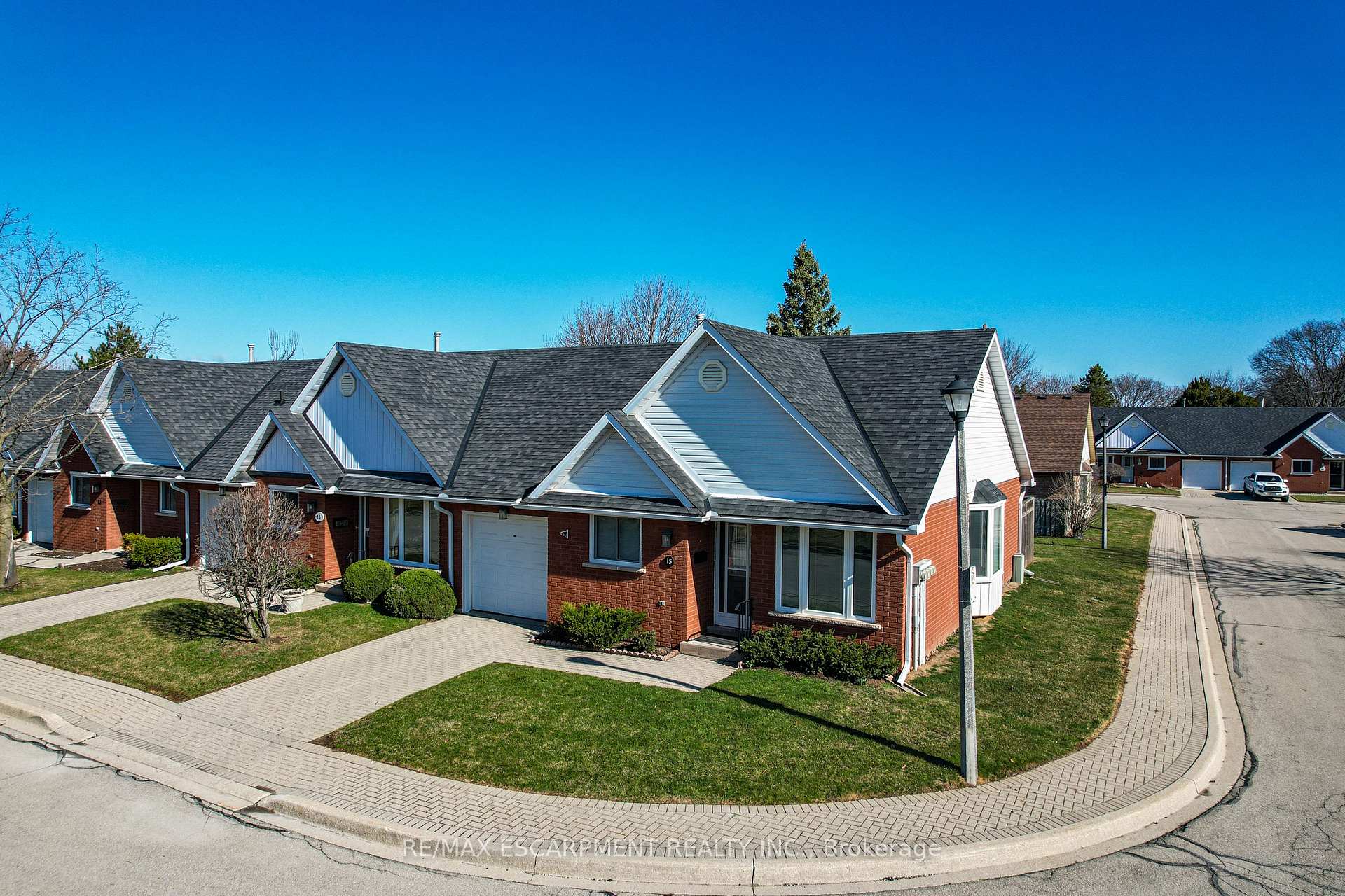 Photo 2 of Unit 15, 10 Wentworth Drive, Grimsby, Grimsby East — HOMEH