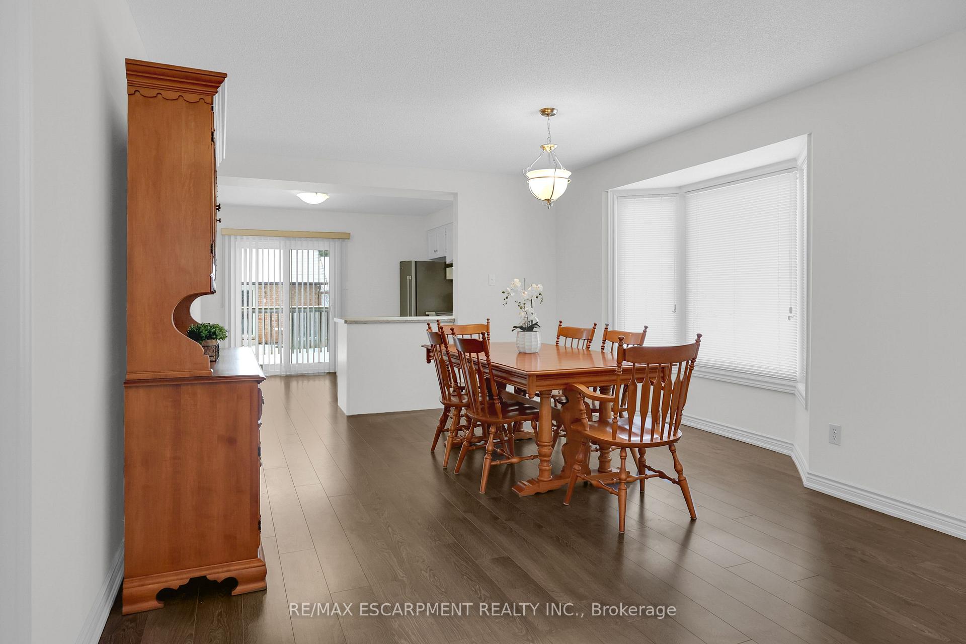 Photo 5 of Unit 15, 10 Wentworth Drive, Grimsby, Grimsby East — HOMEH