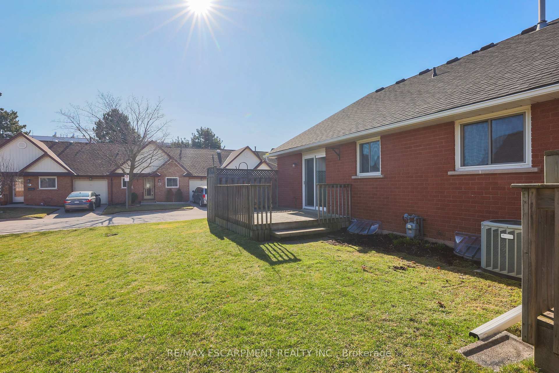 Photo 9 of Unit 15, 10 Wentworth Drive, Grimsby, Grimsby East — HOMEH