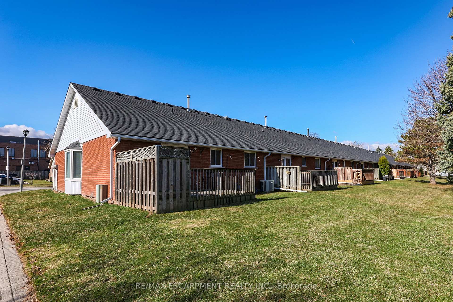 Photo 18 of Unit 15, 10 Wentworth Drive, Grimsby, Grimsby East — HOMEH