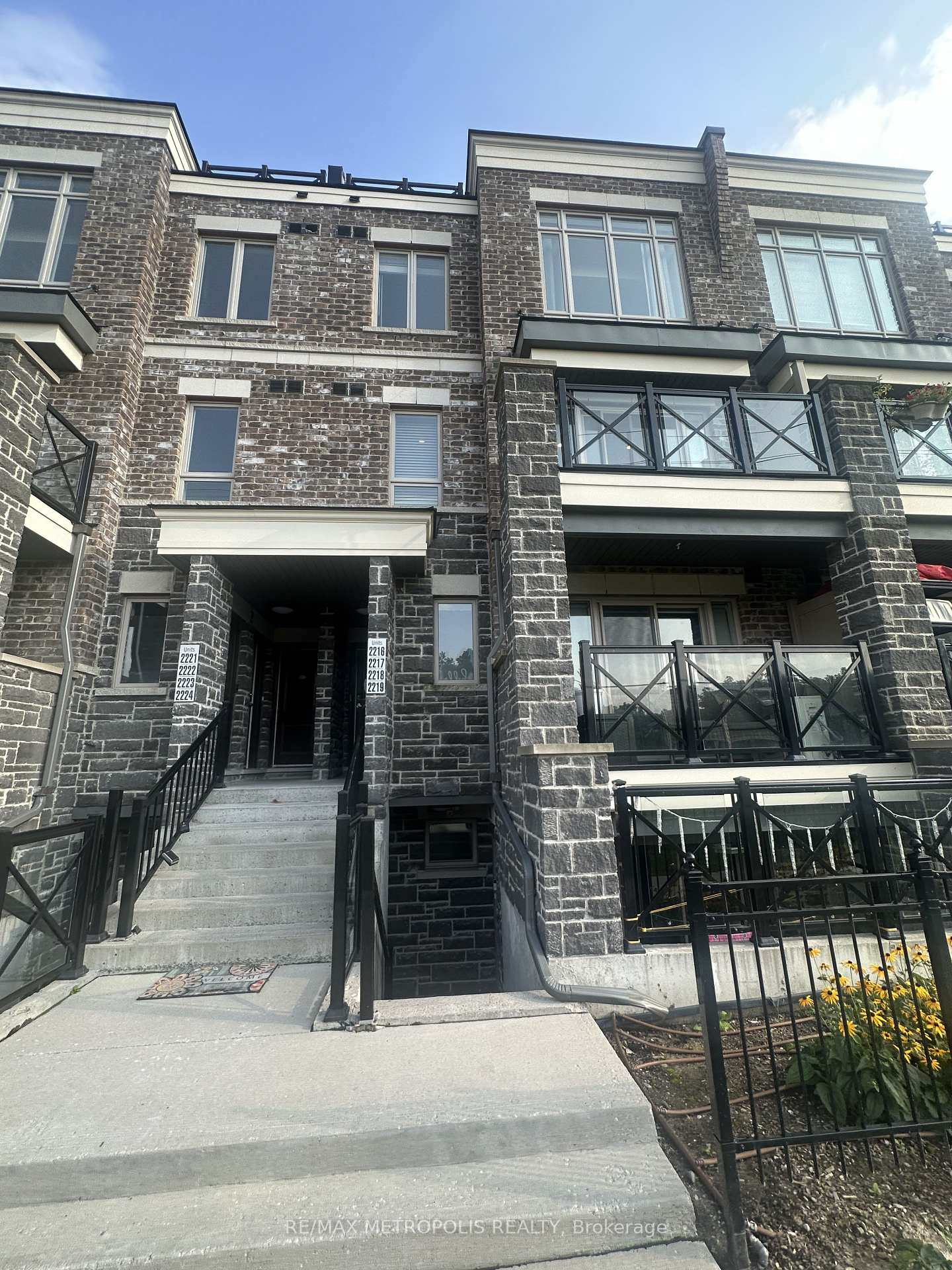 Front of Unit 2218, 10 Westmeath Lane