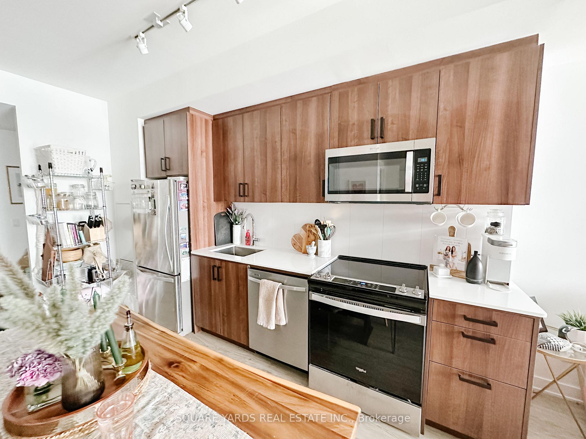 Photo 3 of Unit 419, 681 Yonge Street, Barrie, Painswick South — HOMEH