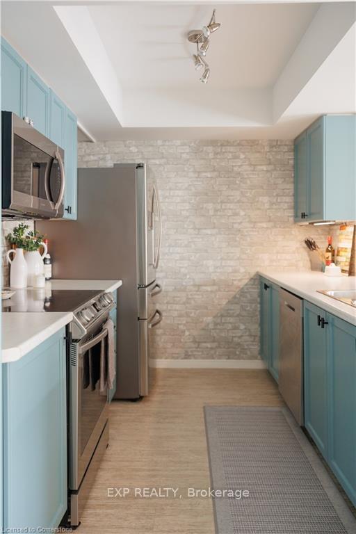 Photo 4 of Unit 17, 30 Bryan Court, Kitchener — HOMEH