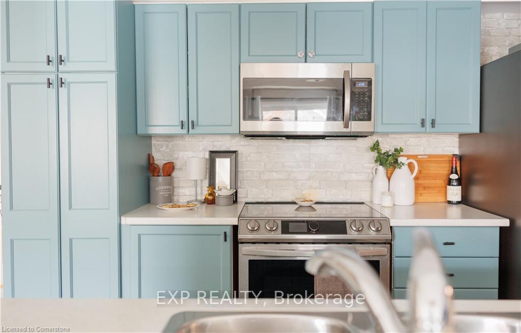 Photo 5 of Unit 17, 30 Bryan Court, Kitchener — HOMEH