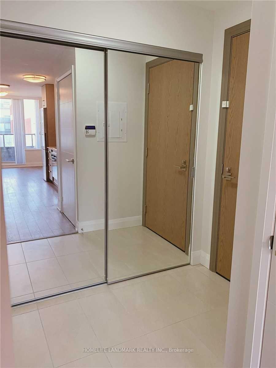Photo 4 of Unit 827, 18 Uptown Drive, Markham, Unionville — HOMEH