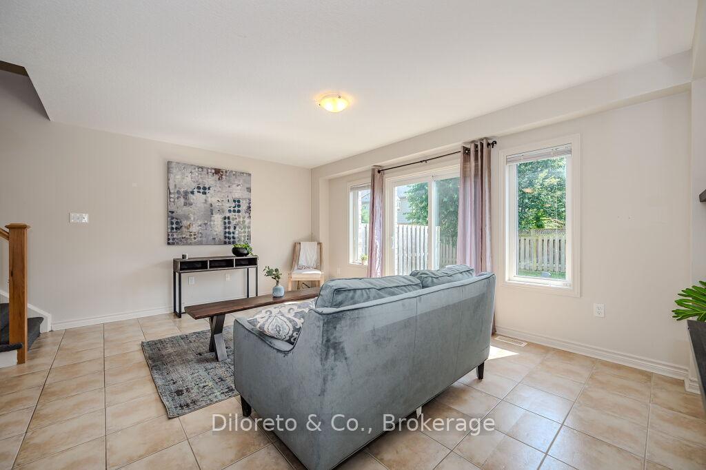 Photo 4 of 28 Waterford Drive, Guelph, Pineridge/Westminster Woods — HOMEH