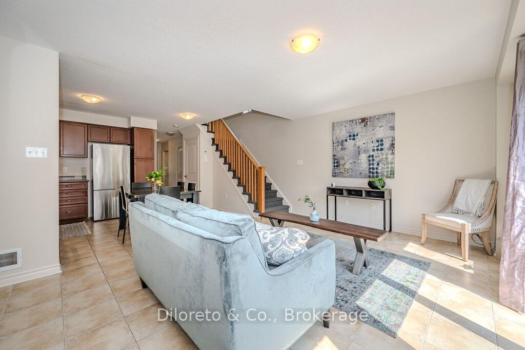 Photo 5 of 28 Waterford Drive, Guelph, Pineridge/Westminster Woods — HOMEH