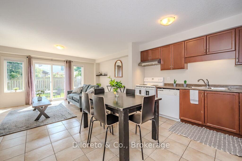 Photo 11 of 28 Waterford Drive, Guelph, Pineridge/Westminster Woods — HOMEH