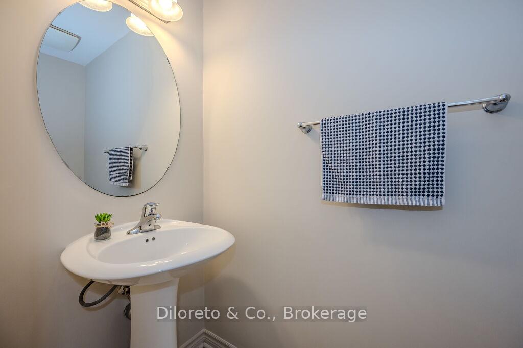 Photo 12 of 28 Waterford Drive, Guelph, Pineridge/Westminster Woods — HOMEH
