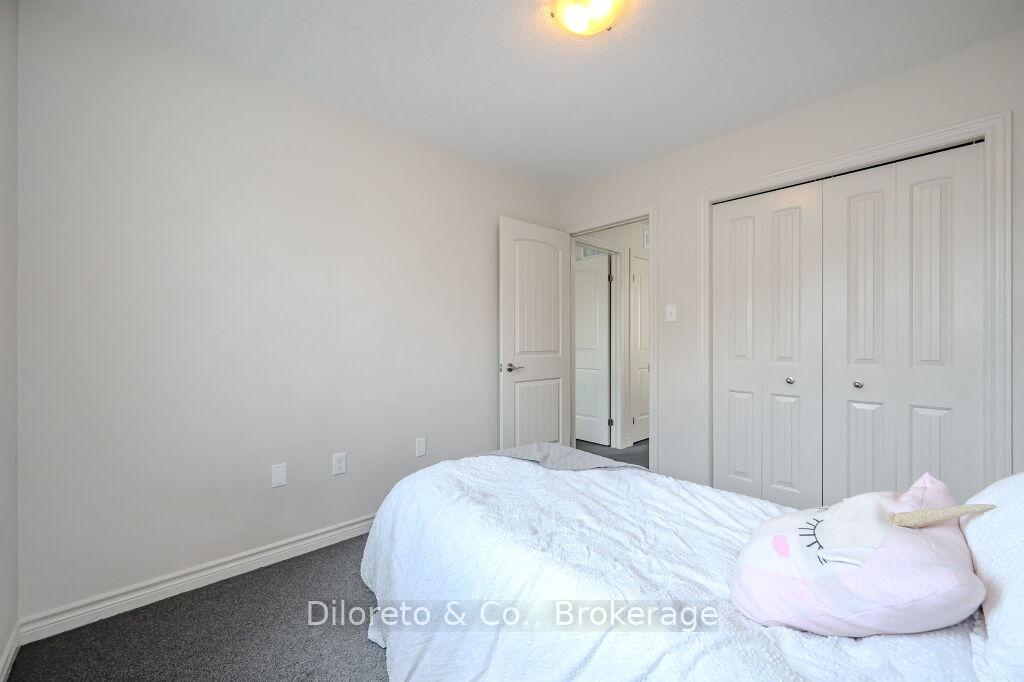 Photo 14 of 28 Waterford Drive, Guelph, Pineridge/Westminster Woods — HOMEH