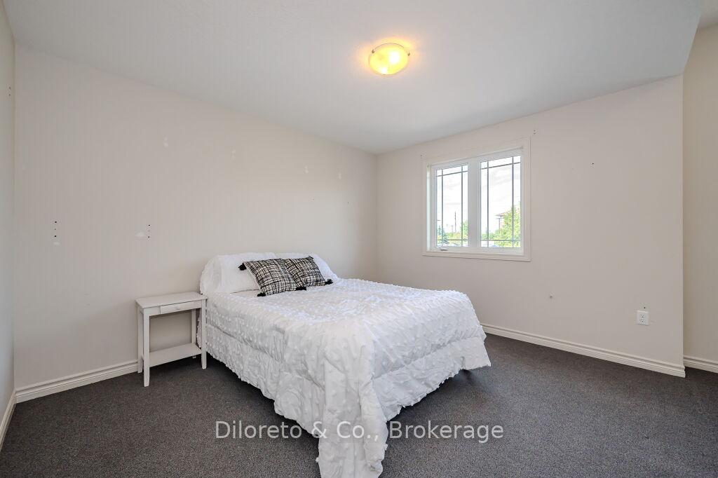 Photo 17 of 28 Waterford Drive, Guelph, Pineridge/Westminster Woods — HOMEH