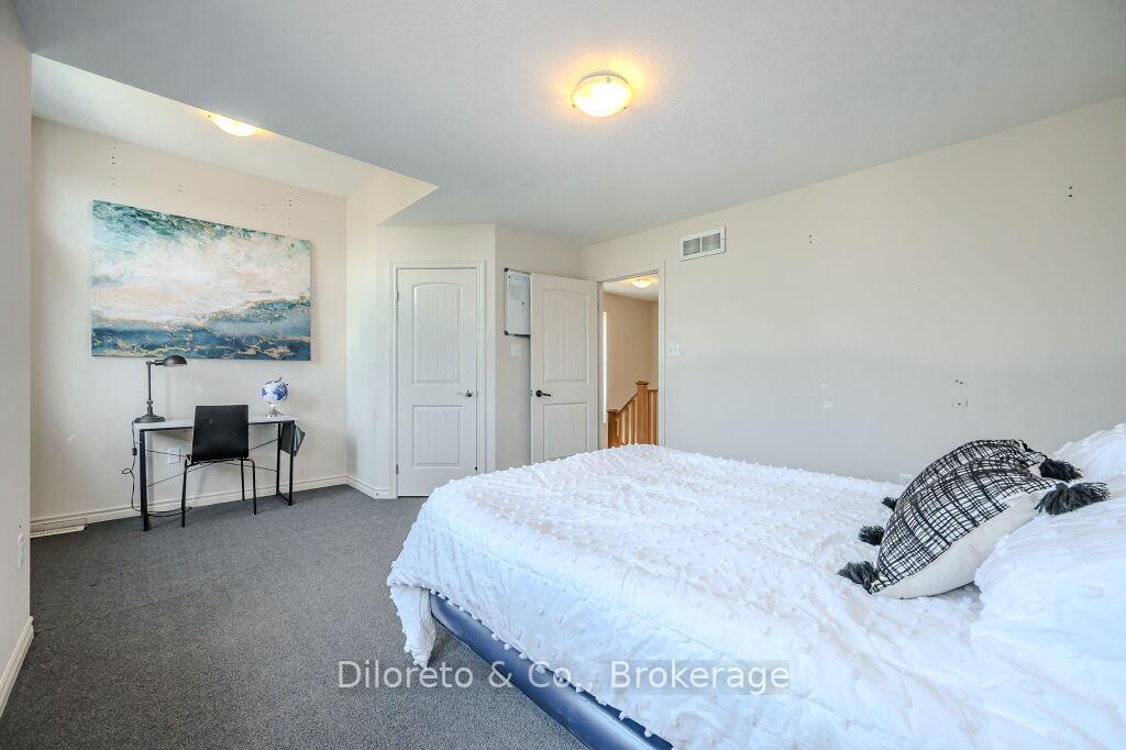 Photo 20 of 28 Waterford Drive, Guelph, Pineridge/Westminster Woods — HOMEH