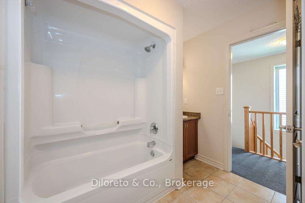 Photo 22 of 28 Waterford Drive, Guelph, Pineridge/Westminster Woods — HOMEH