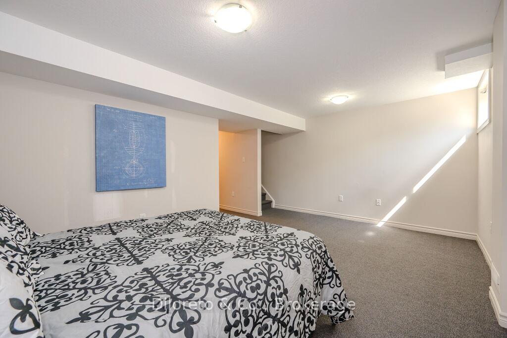 Photo 25 of 28 Waterford Drive, Guelph, Pineridge/Westminster Woods — HOMEH