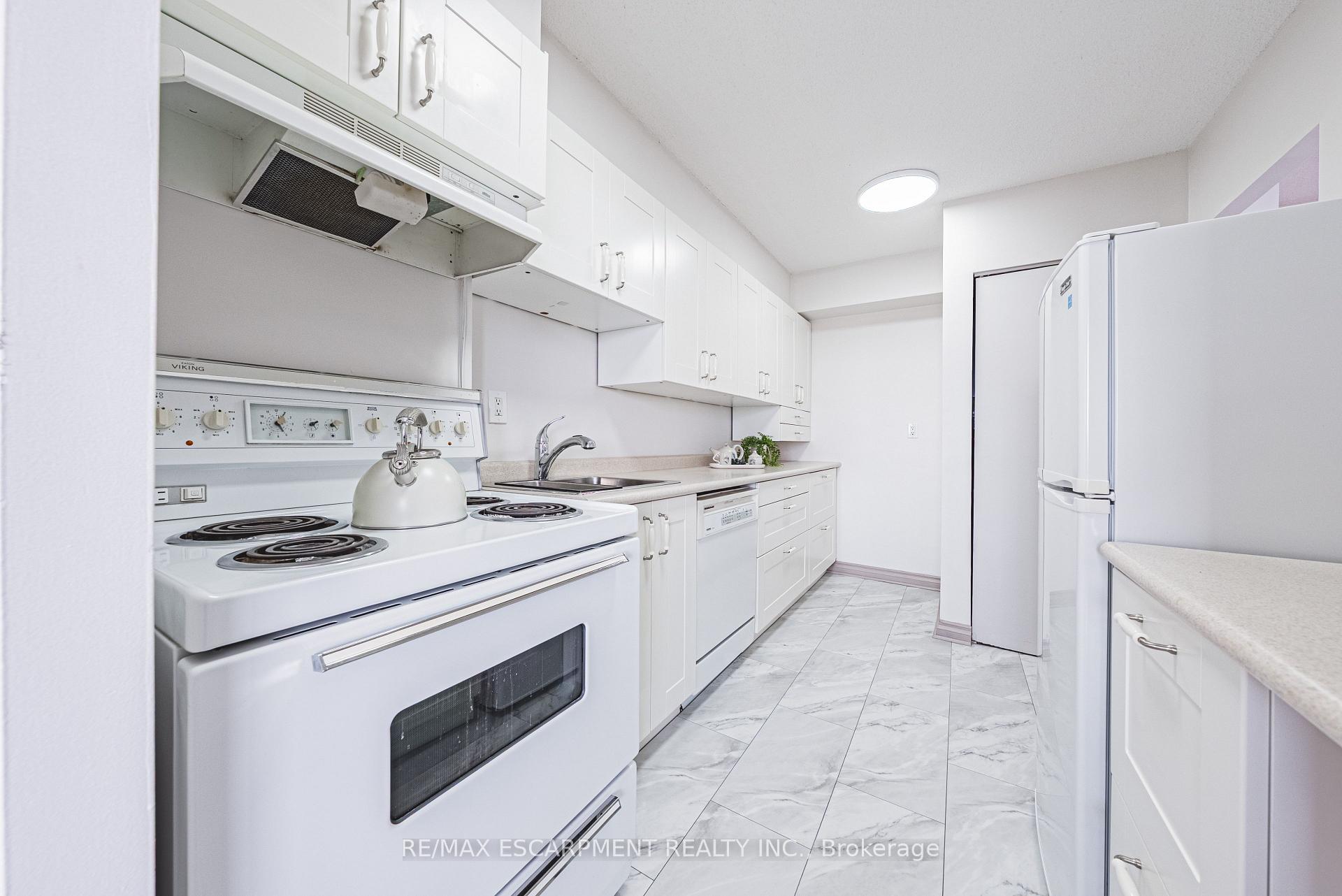Photo 7 of Unit 706, 2055 Upper Middle Road, Burlington, Brant Hills — HOMEH