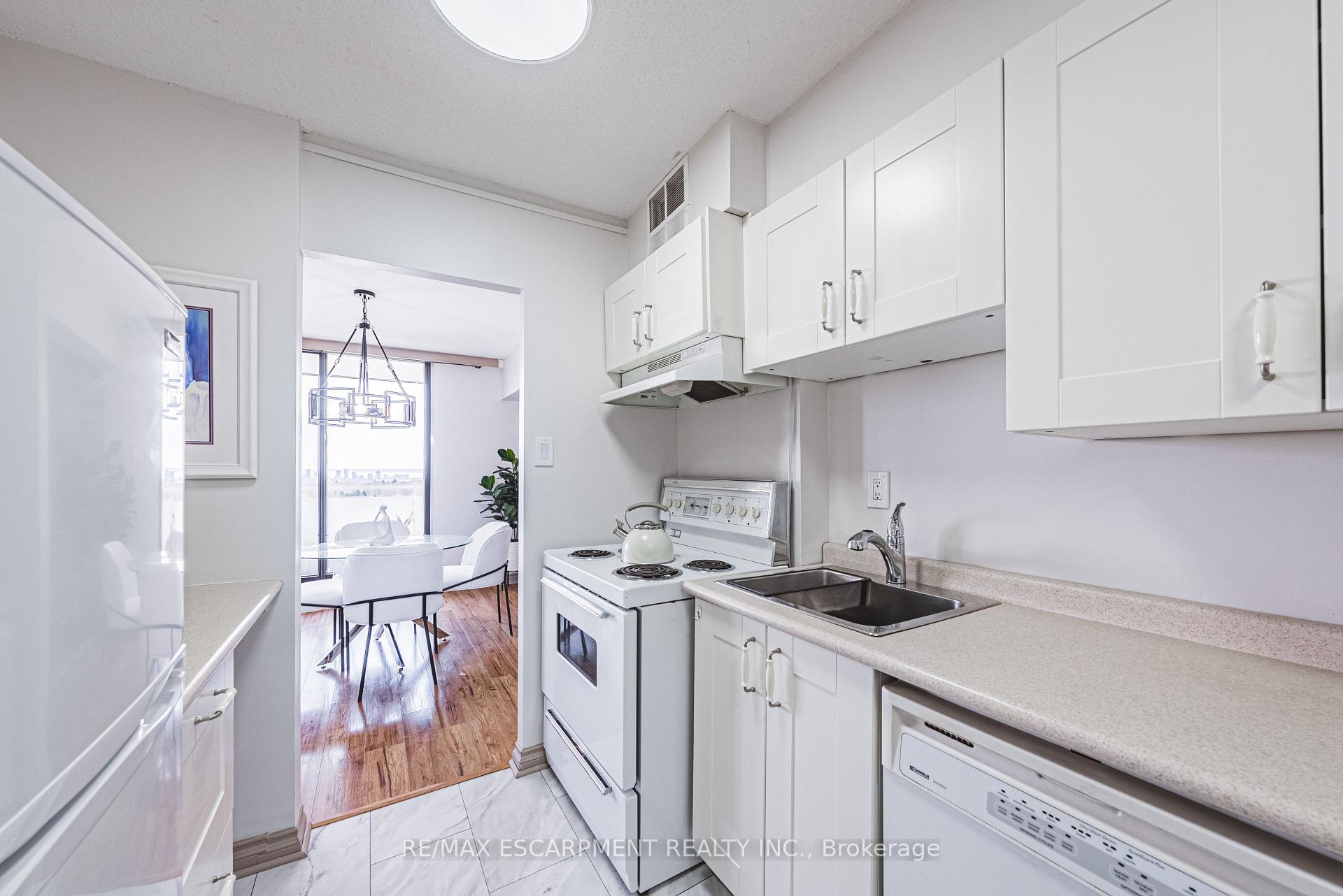 Photo 8 of Unit 706, 2055 Upper Middle Road, Burlington, Brant Hills — HOMEH