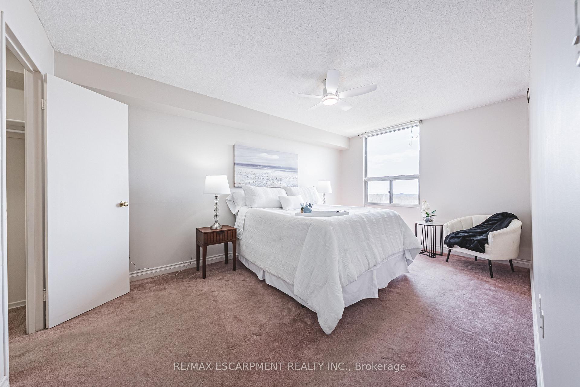 Photo 18 of Unit 706, 2055 Upper Middle Road, Burlington, Brant Hills — HOMEH