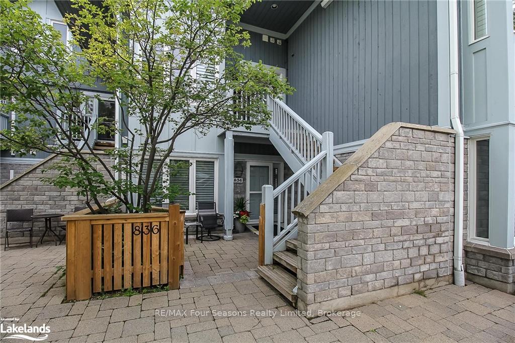 Photo 4 of 838 Suncrest Circle, Collingwood — HOMEH