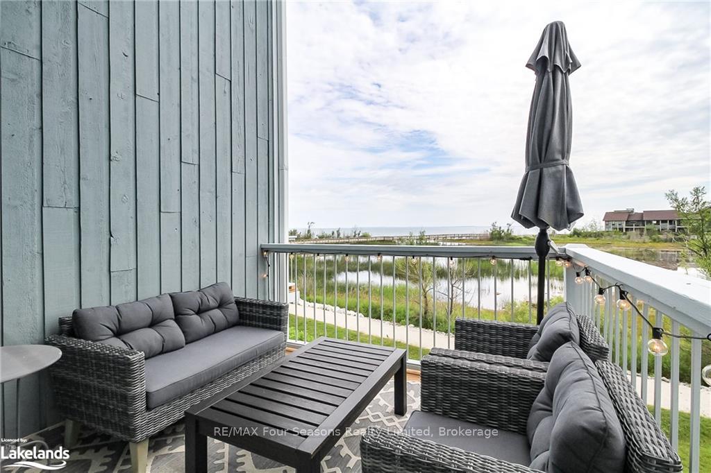 Photo 5 of 838 Suncrest Circle, Collingwood — HOMEH
