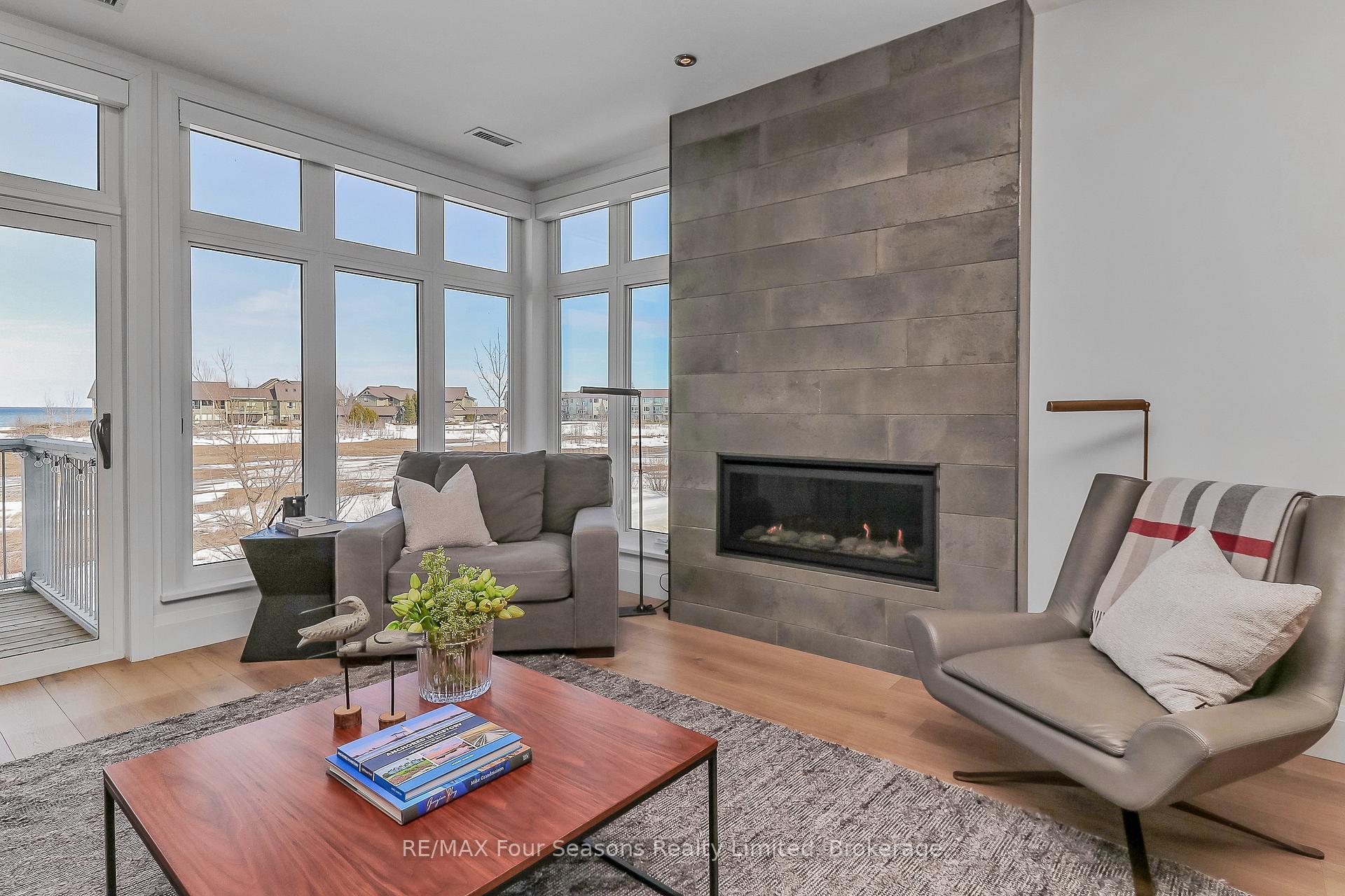 Photo 9 of 838 Suncrest Circle, Collingwood — HOMEH