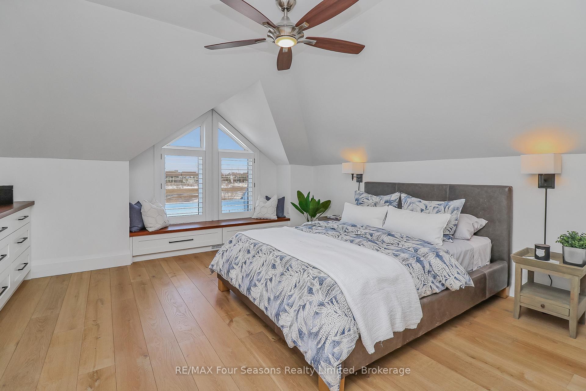 Photo 10 of 838 Suncrest Circle, Collingwood — HOMEH