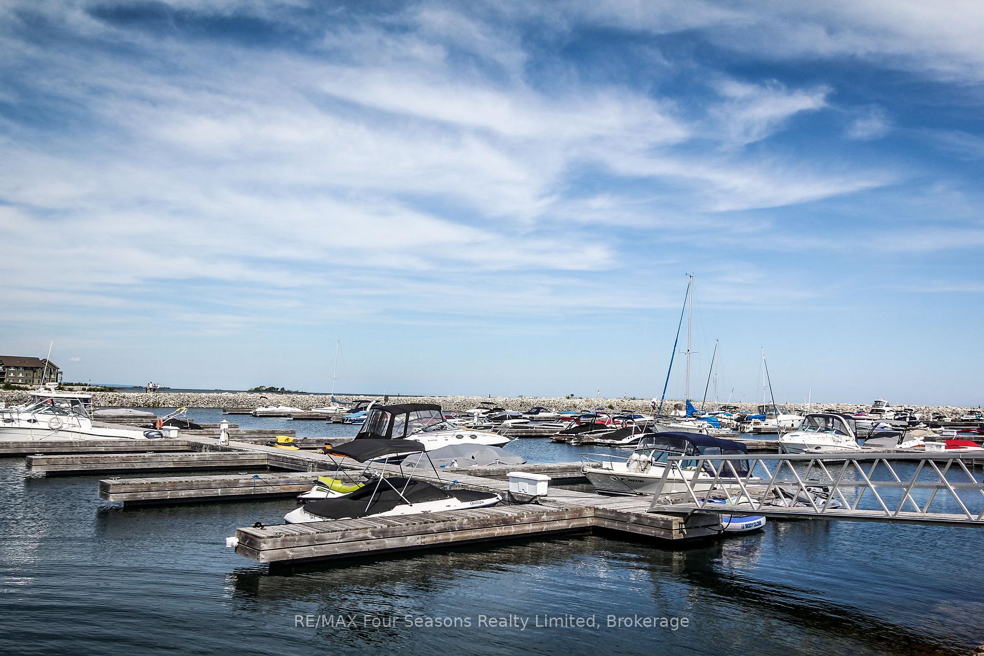 Photo 17 of 838 Suncrest Circle, Collingwood — HOMEH