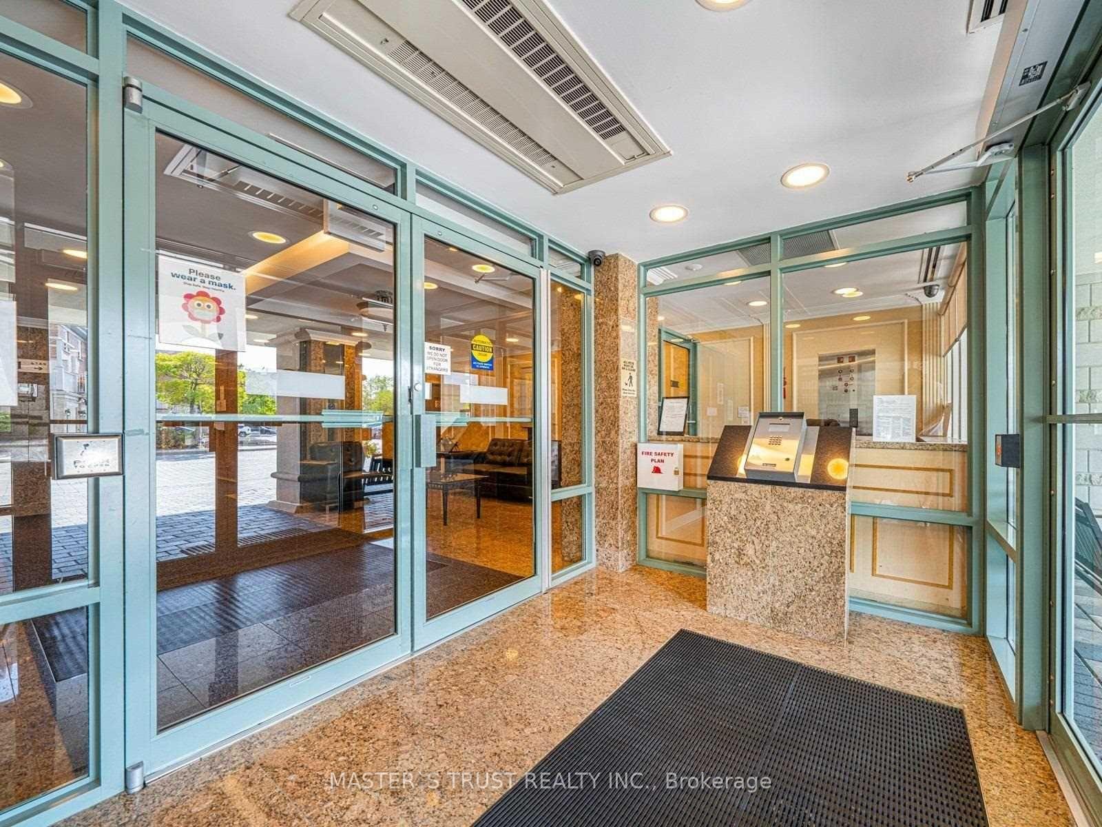 Photo 3 of Unit 909, 135 Pond Drive, Markham, Commerce Valley — HOMEH
