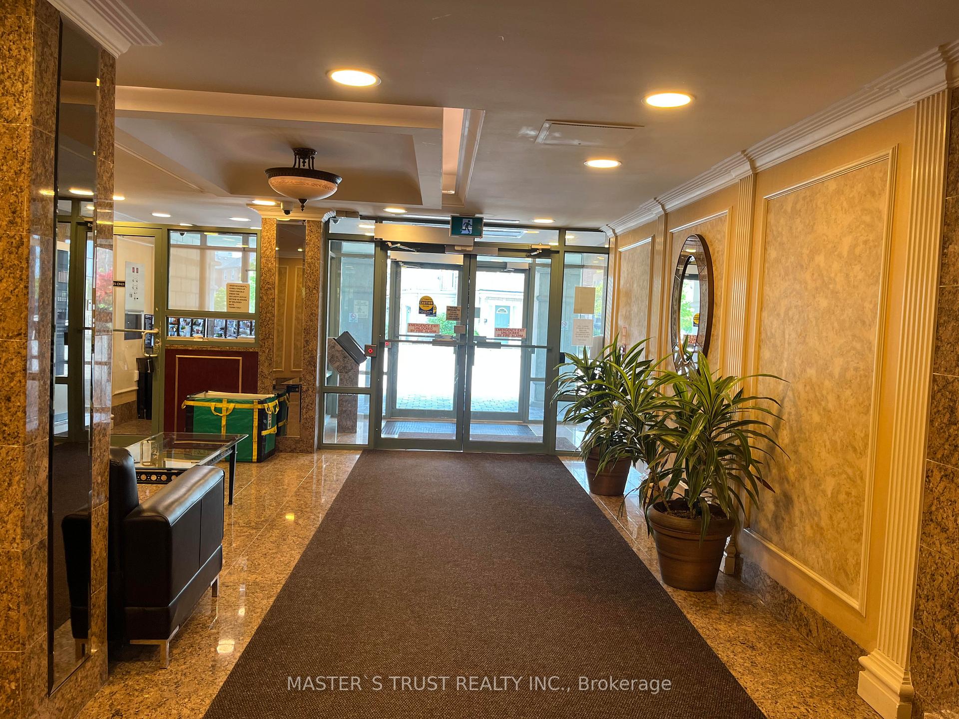 Photo 5 of Unit 909, 135 Pond Drive, Markham, Commerce Valley — HOMEH