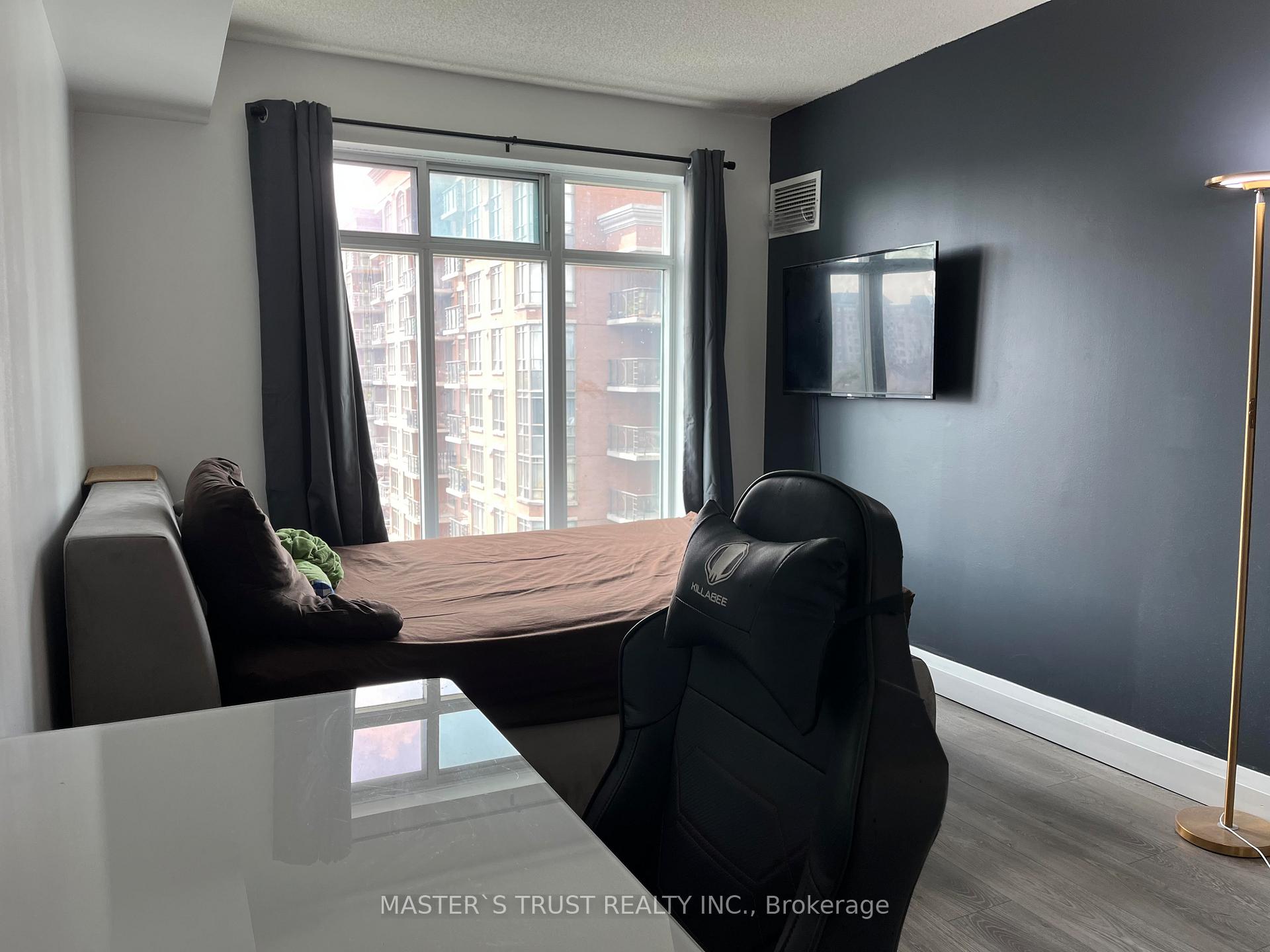 Photo 12 of Unit 909, 135 Pond Drive, Markham, Commerce Valley — HOMEH