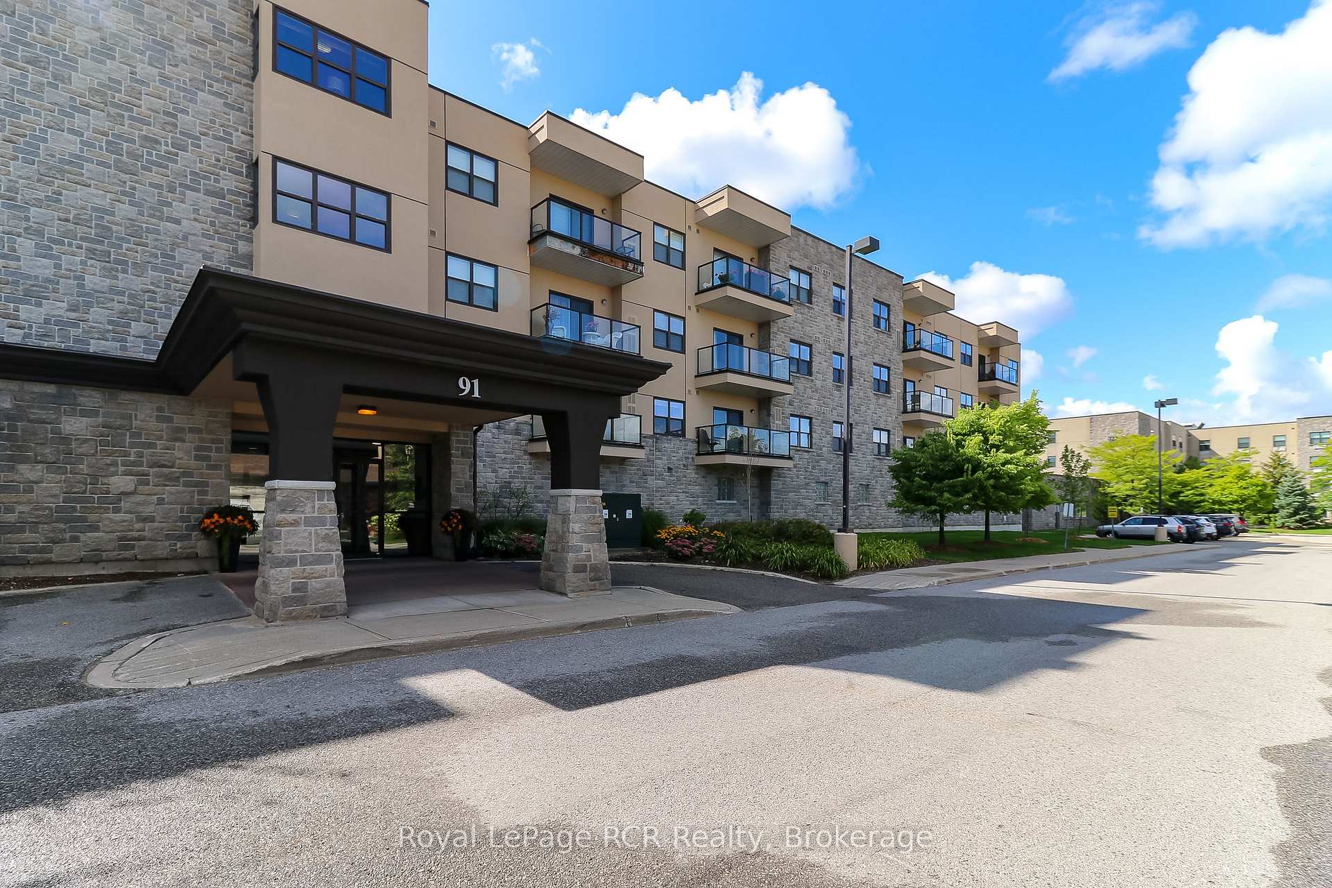 Front of Unit 215, 91 Raglan Street