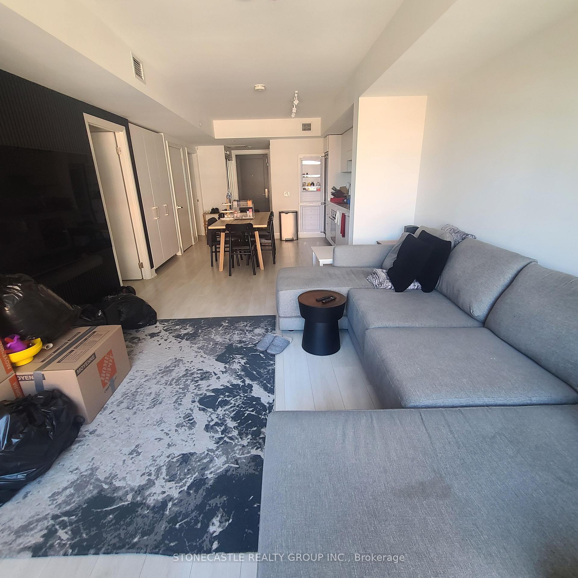 Photo 6 of 33 Frederick Todd Way, Toronto, Thorncliffe Park — HOMEH