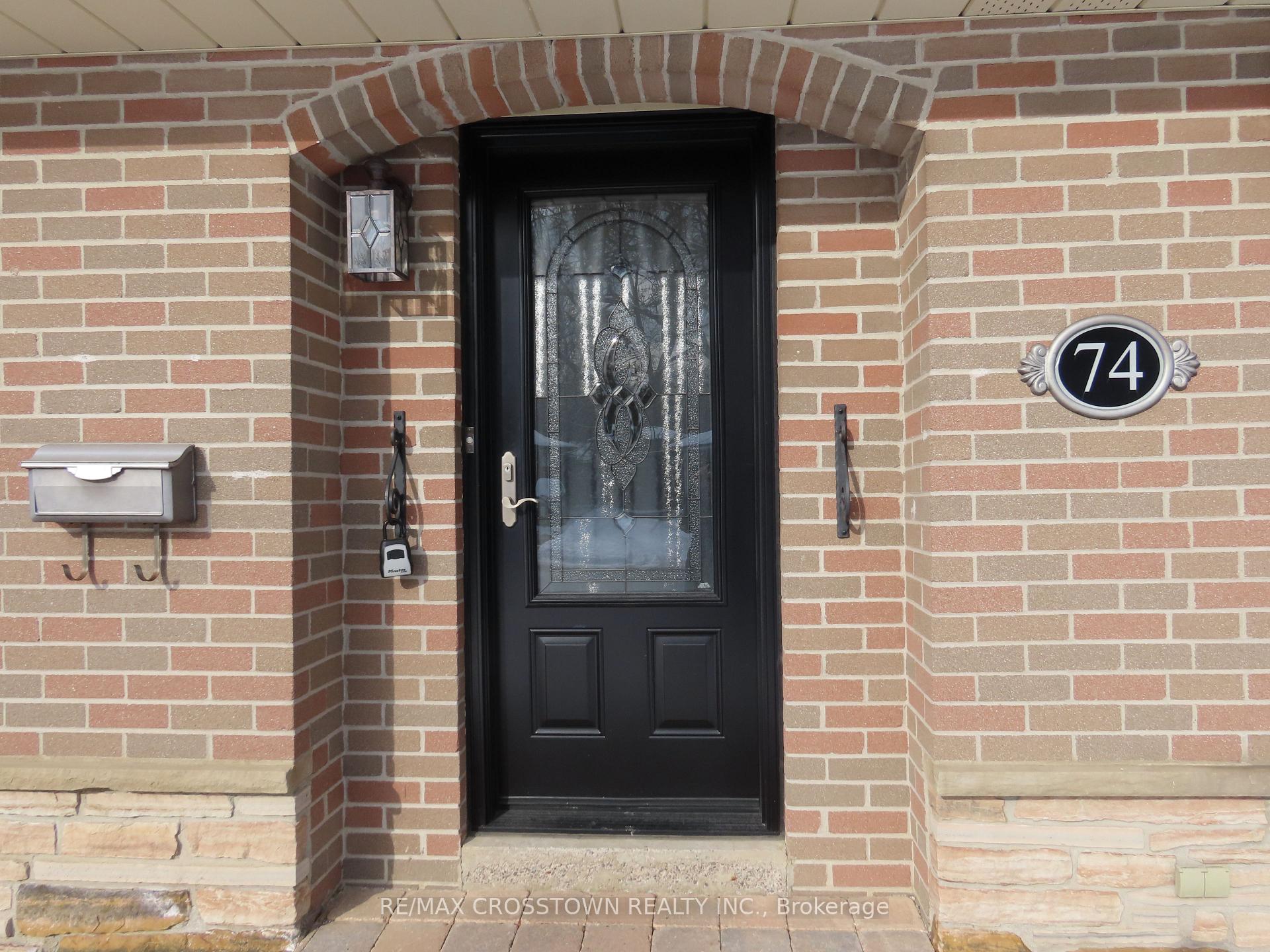 Photo 2 of 74 Devins Drive, Aurora, Aurora Heights — HOMEH