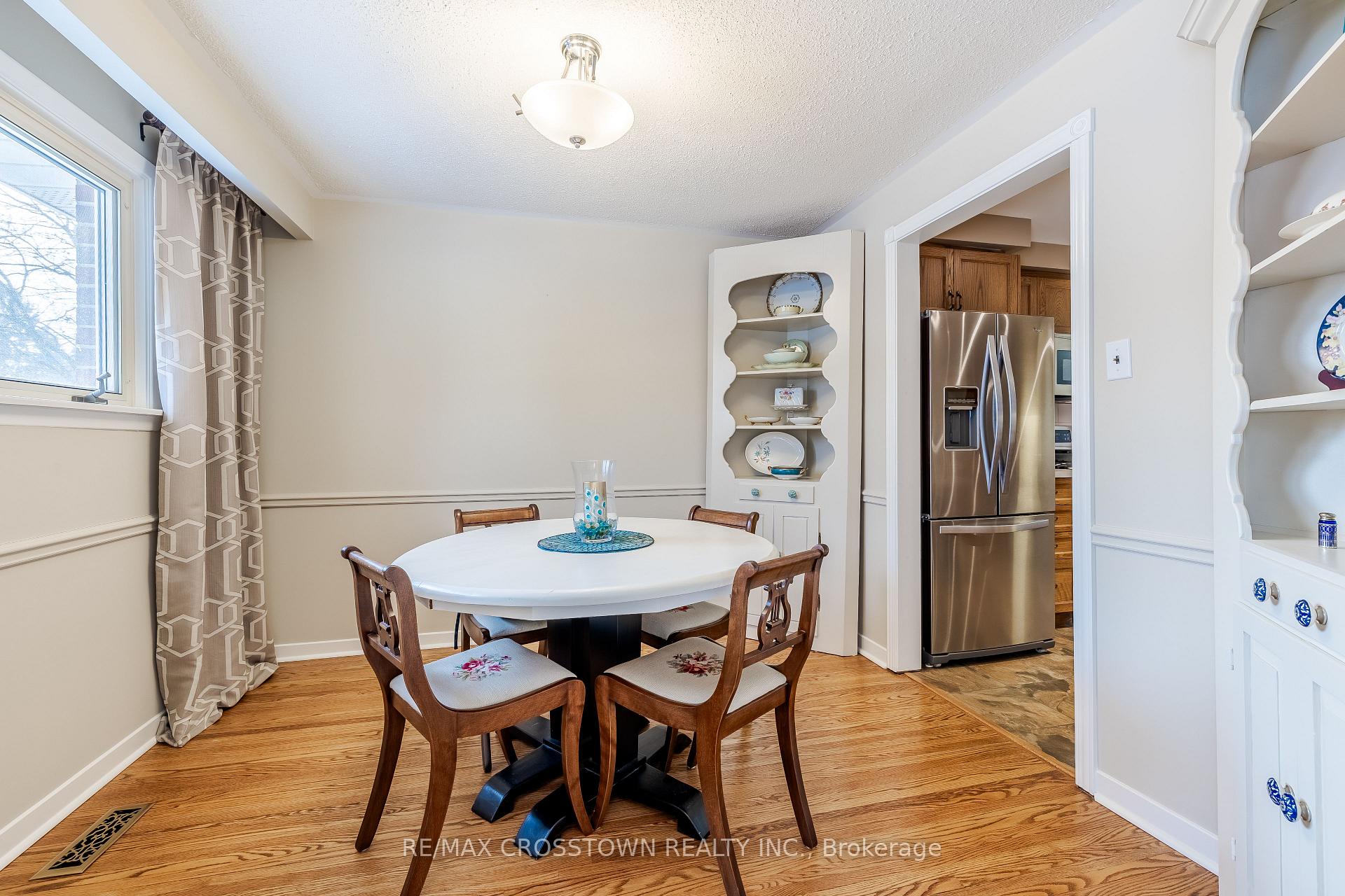 Photo 9 of 74 Devins Drive, Aurora, Aurora Heights — HOMEH