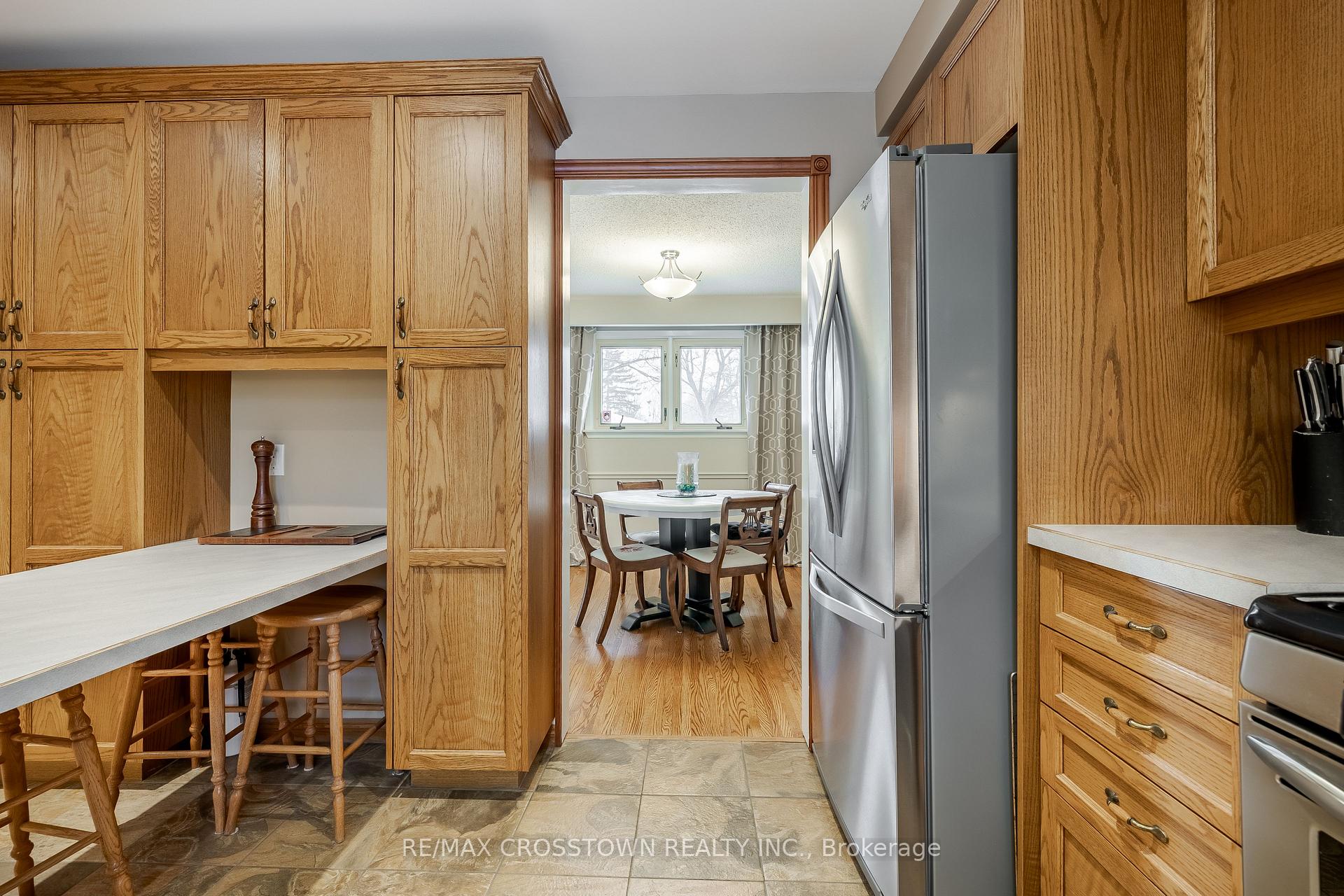 Photo 14 of 74 Devins Drive, Aurora, Aurora Heights — HOMEH
