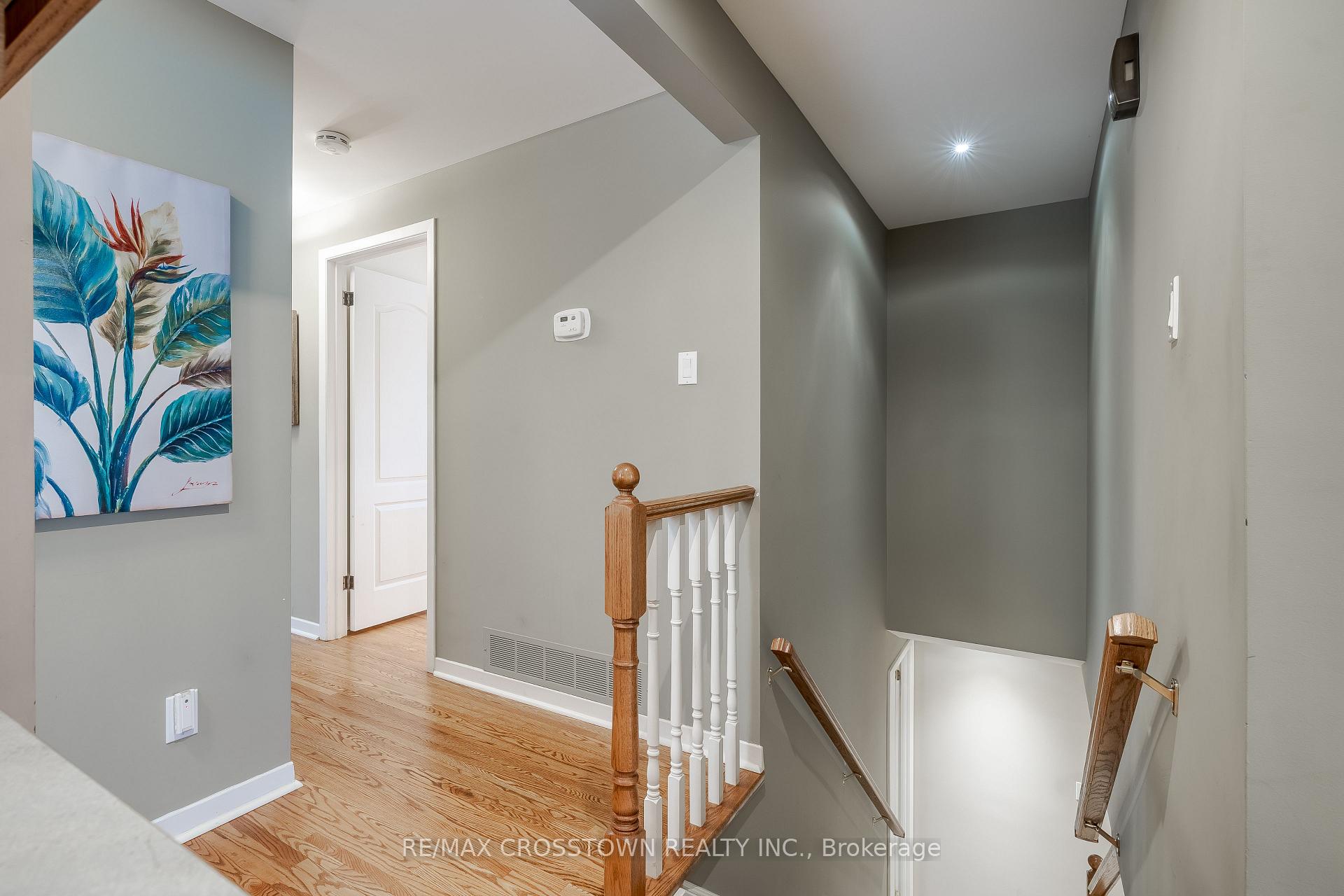 Photo 18 of 74 Devins Drive, Aurora, Aurora Heights — HOMEH