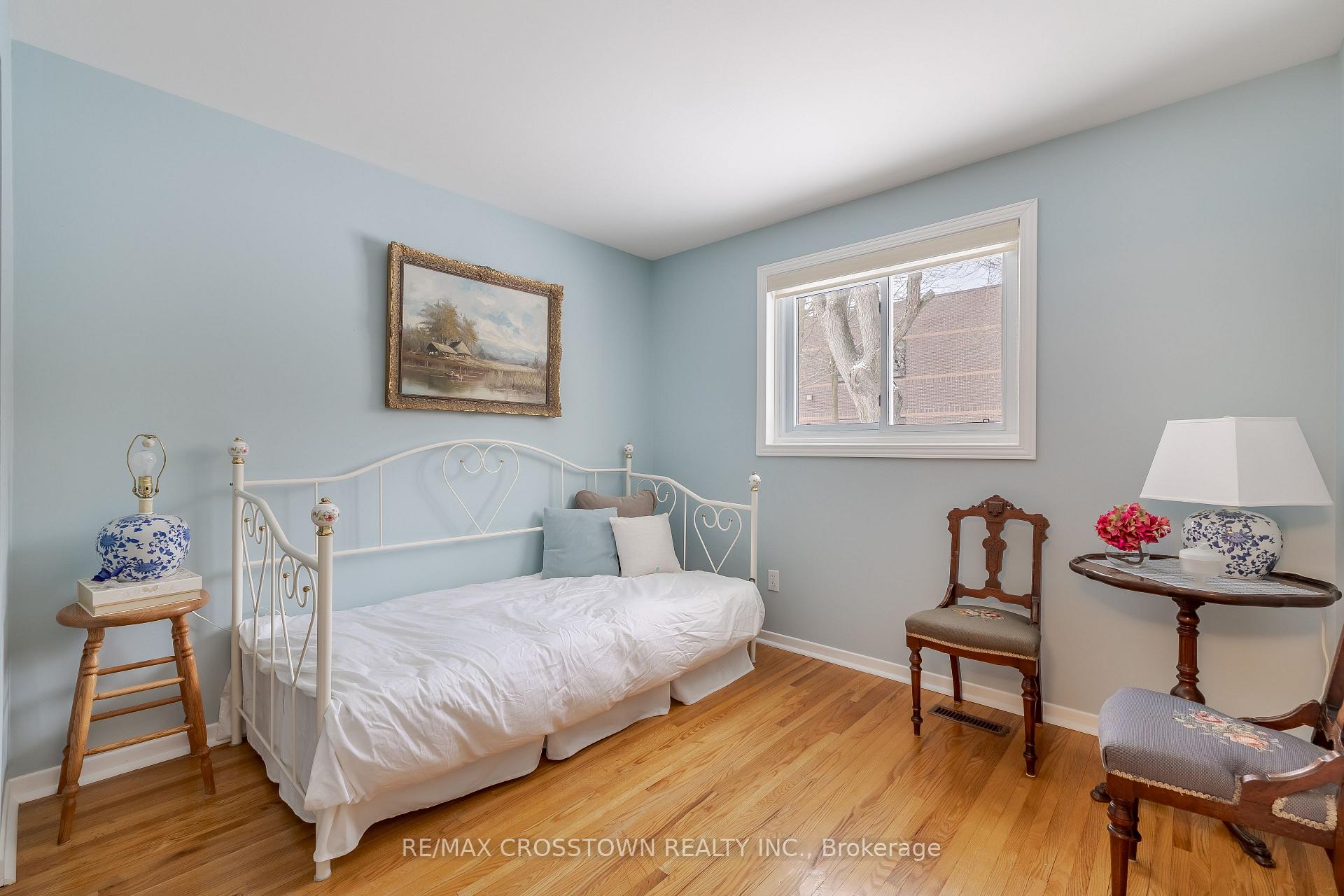 Photo 22 of 74 Devins Drive, Aurora, Aurora Heights — HOMEH