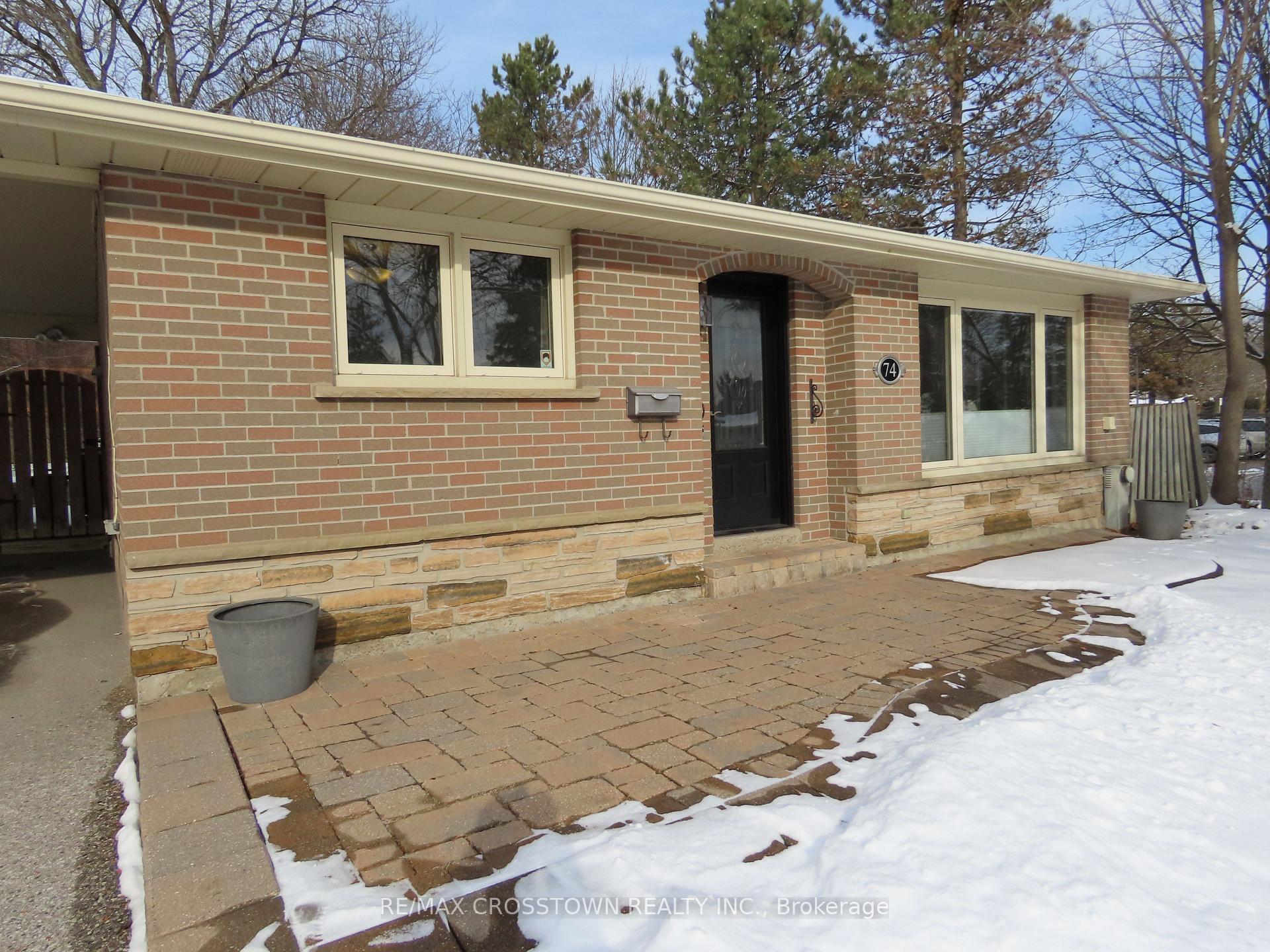Photo 28 of 74 Devins Drive, Aurora, Aurora Heights — HOMEH