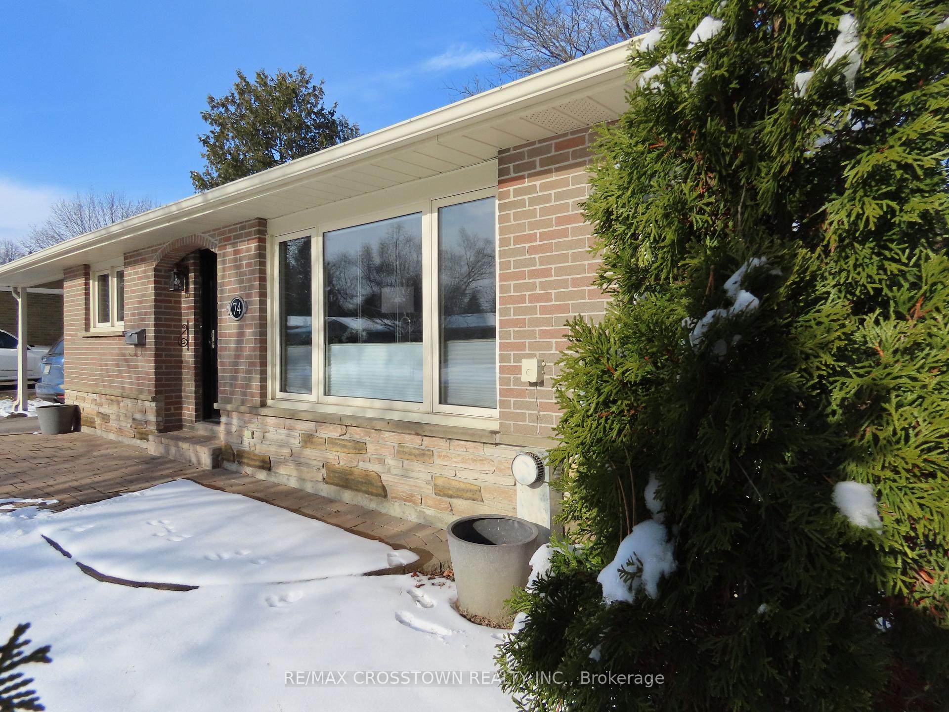 Photo 29 of 74 Devins Drive, Aurora, Aurora Heights — HOMEH