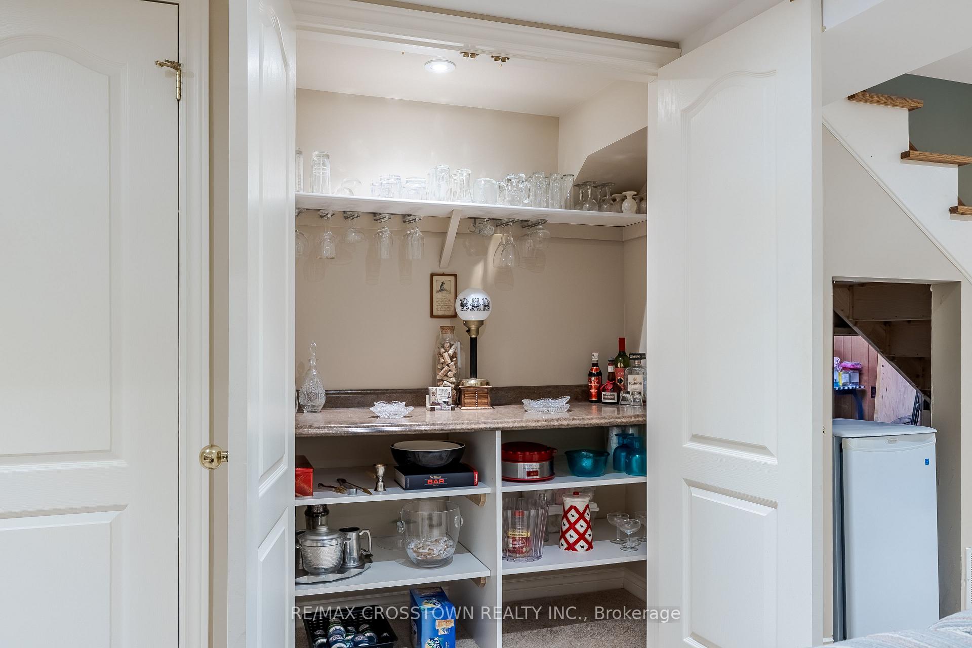 Photo 34 of 74 Devins Drive, Aurora, Aurora Heights — HOMEH