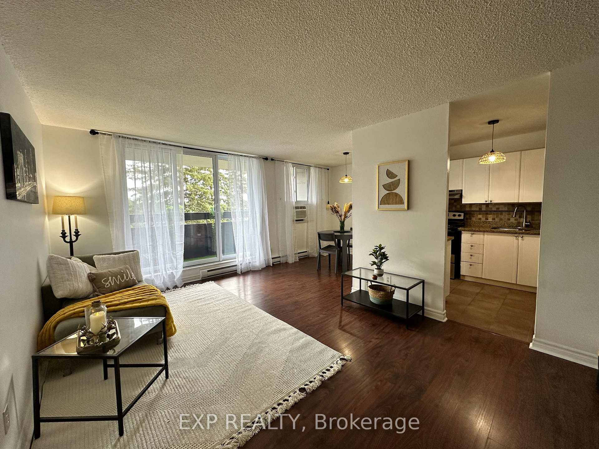 Front of Unit 302, 2020 Jasmine Crescent