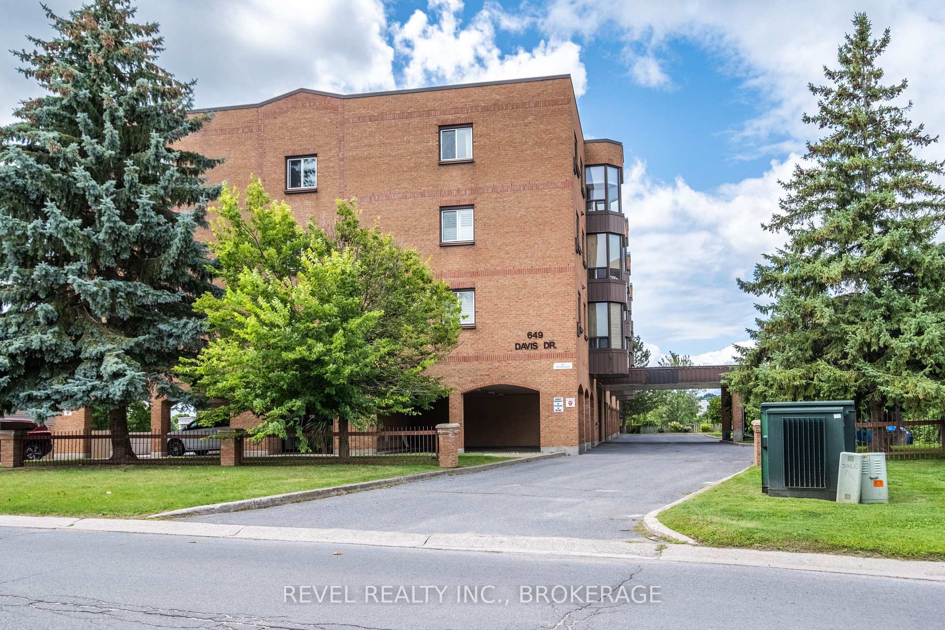 Photo 1 of Unit 402, 649 Davis Drive, Kingston, East Gardiners Rd — HOMEH