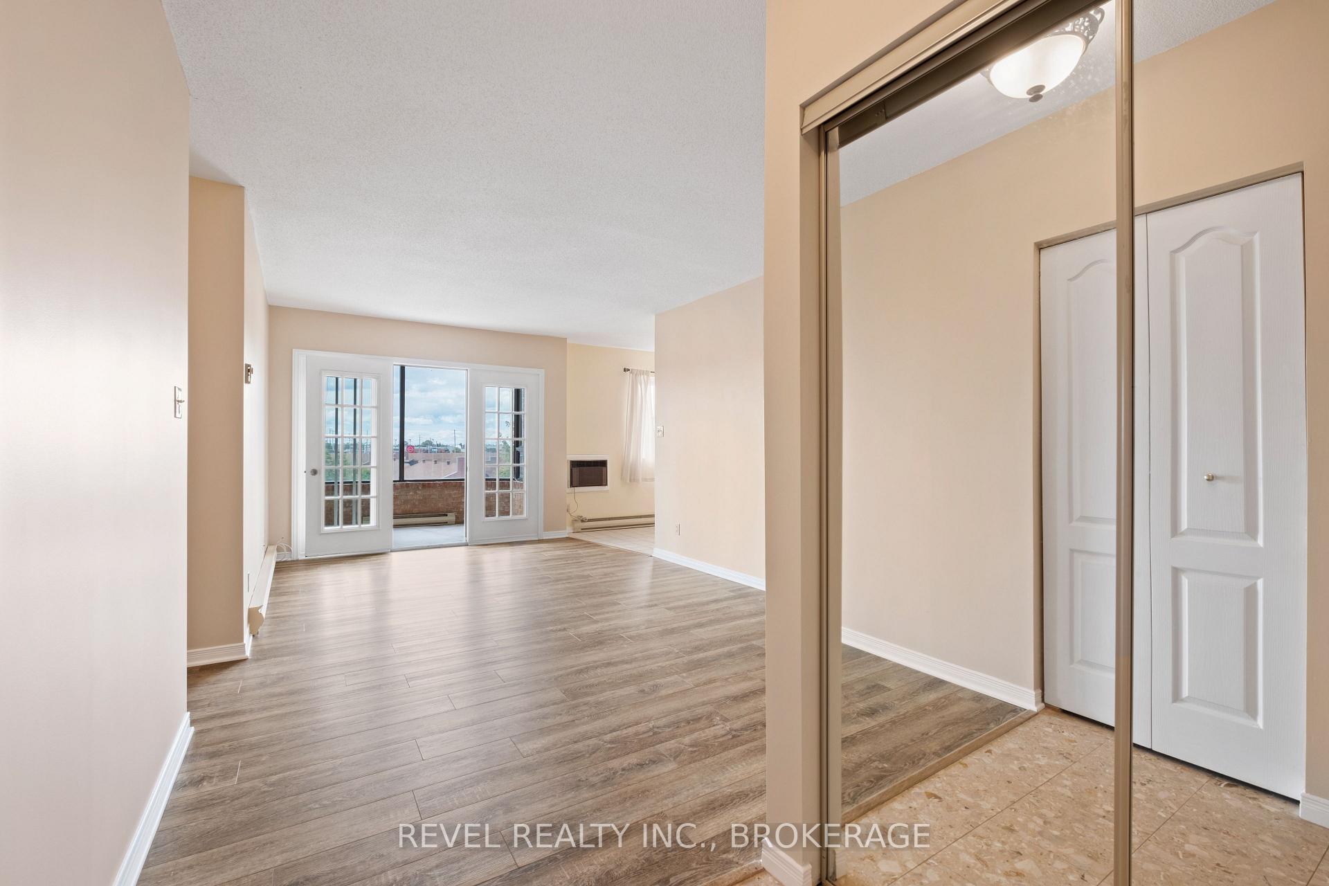 Photo 4 of Unit 402, 649 Davis Drive, Kingston, East Gardiners Rd — HOMEH