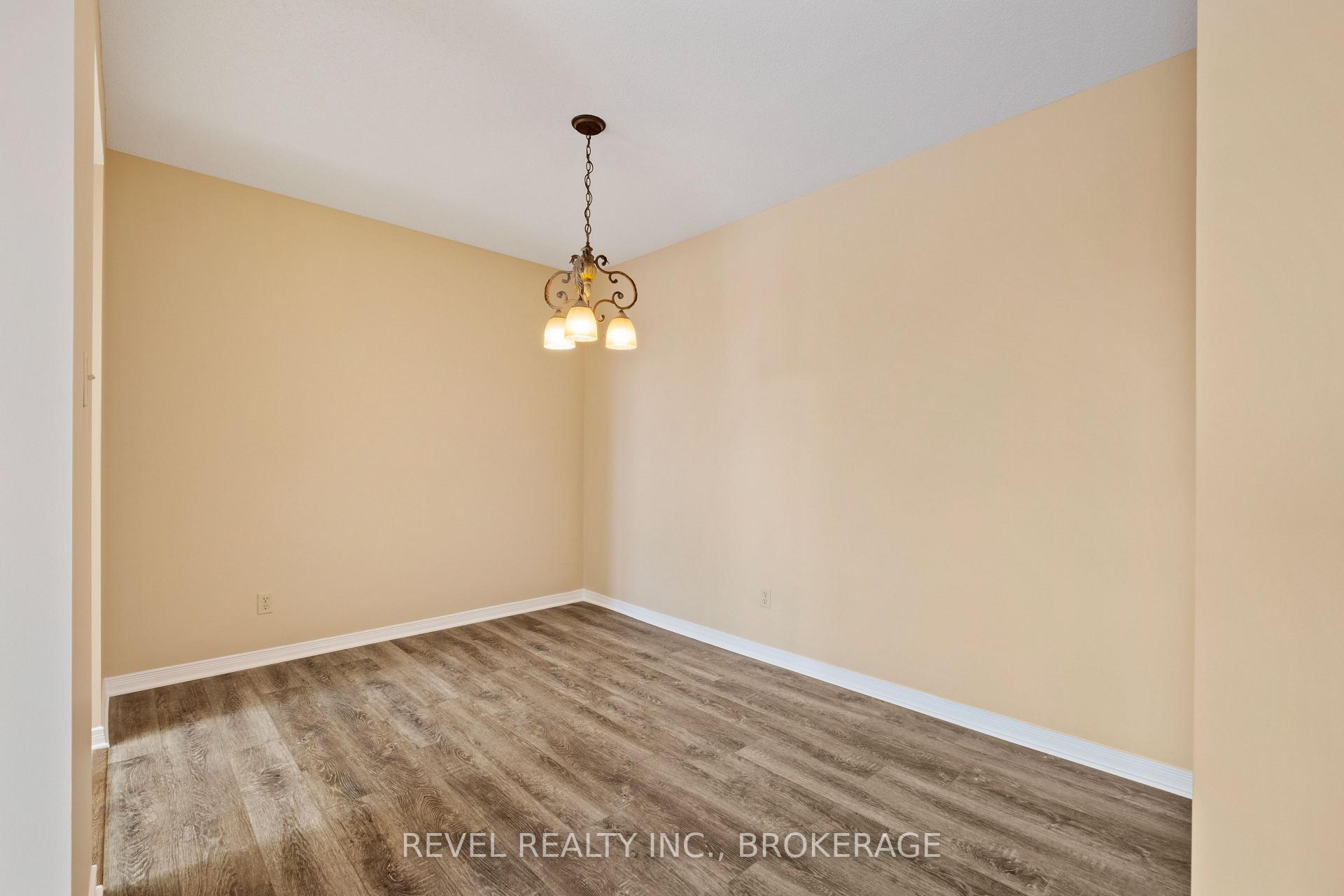 Photo 6 of Unit 402, 649 Davis Drive, Kingston, East Gardiners Rd — HOMEH